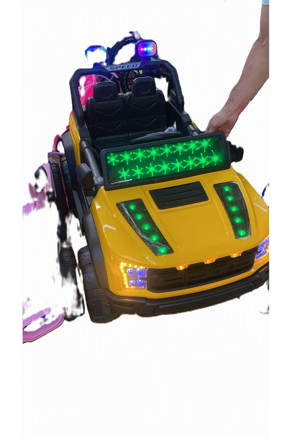Mașinuță Electrică SUV Off-Road pentru Copii, Tracțiune Integrală, Muzică și Lumini Interactive, Galben/Negru