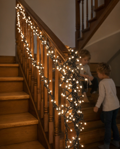 Instalație LED tip cluster 540 LED, alb cald, 7 m, efect de lumini fugitive