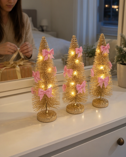 Set 3 brăduți decorativi cu LED, cu fundițe, pe baterii